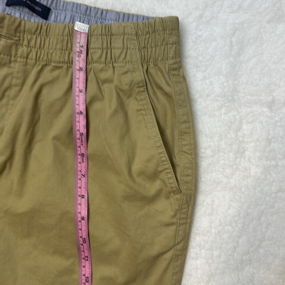 NWT .SIZE-M..97%COTTON..TOMMY-HILFIGER—Tan Flat Front Shorts - Picture 7 of 13